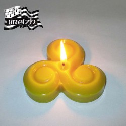 Beeswax candle triskell